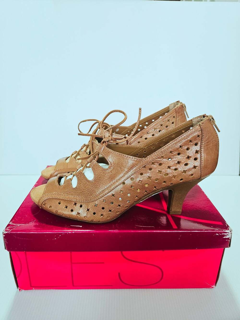Aerosoles Fax Figure Tan Leather Lace-Up Peep Toe Kitten Heel Size 10M Shoes